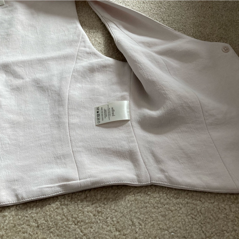 Aritzia Light beige Button-Front Vest - Picture 8 of 11